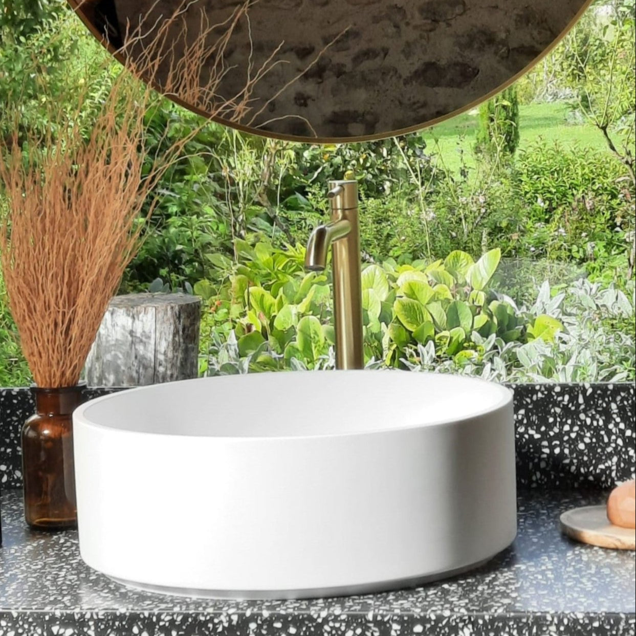 Jeanne, la crédence classique en Solid Surface